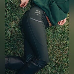 Ride in style equestrian green silicone knee patch riding leggings